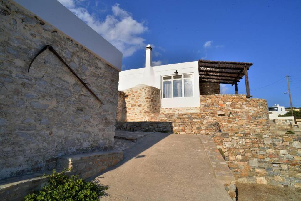 George Farmhouse Chrousa Exterior photo
